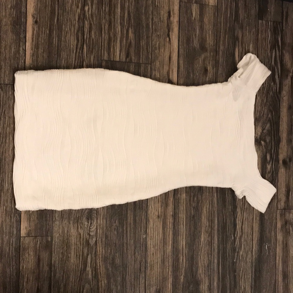 Like new off the shoulder white dress